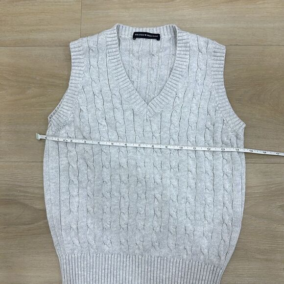BRANDY MELVILLE Women's Cable Knit V-Neck Sweater Vest Sleeveless Gray - Picture 3 of 4